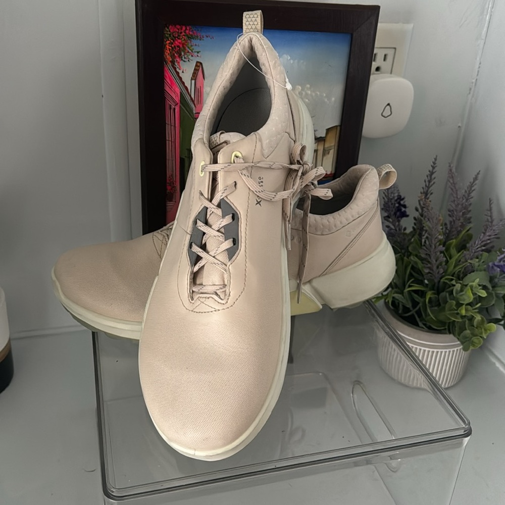 ecco, leather, athletic shoes. Size 11-11.5 .New